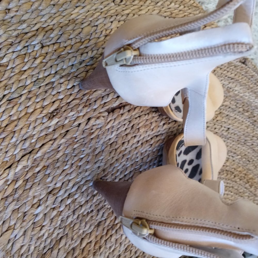 Jessica Simpson Heels - Picture 2 of 5
